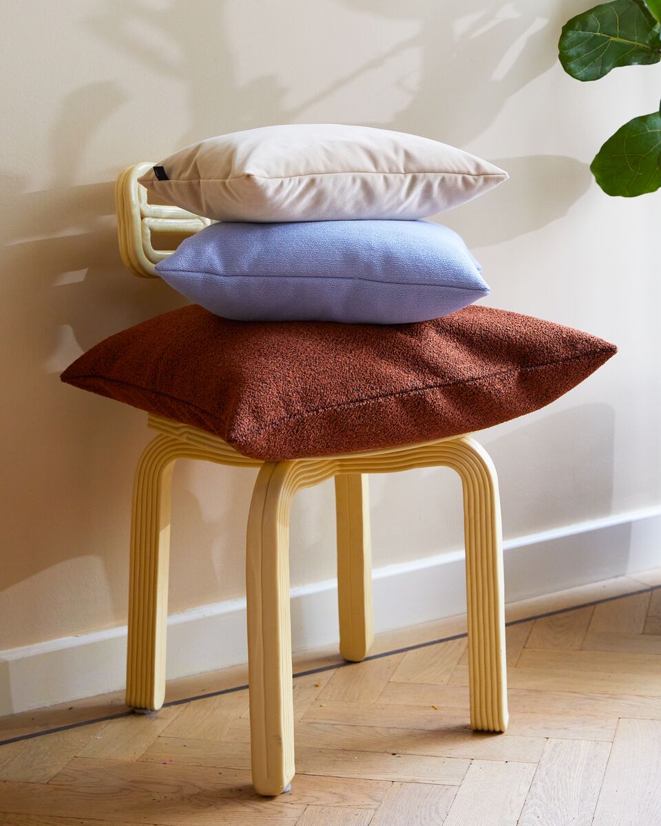 Coussin carré en laine rouge corail 45x45cm Cleo - Fest Amsterdam - The Cool Republic