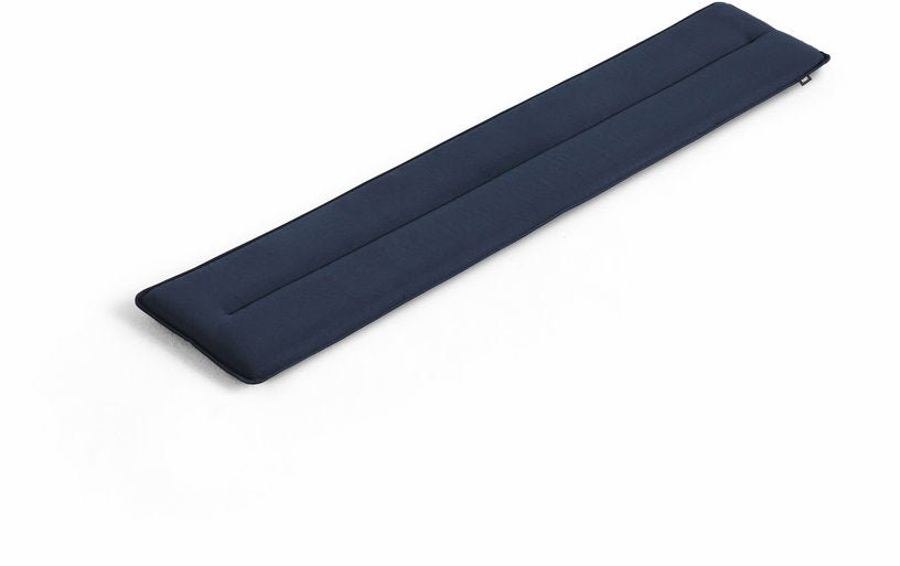 Coussin d'assise bleu foncé 111 cm pour le banc Weekday - Hay - The Cool Republic