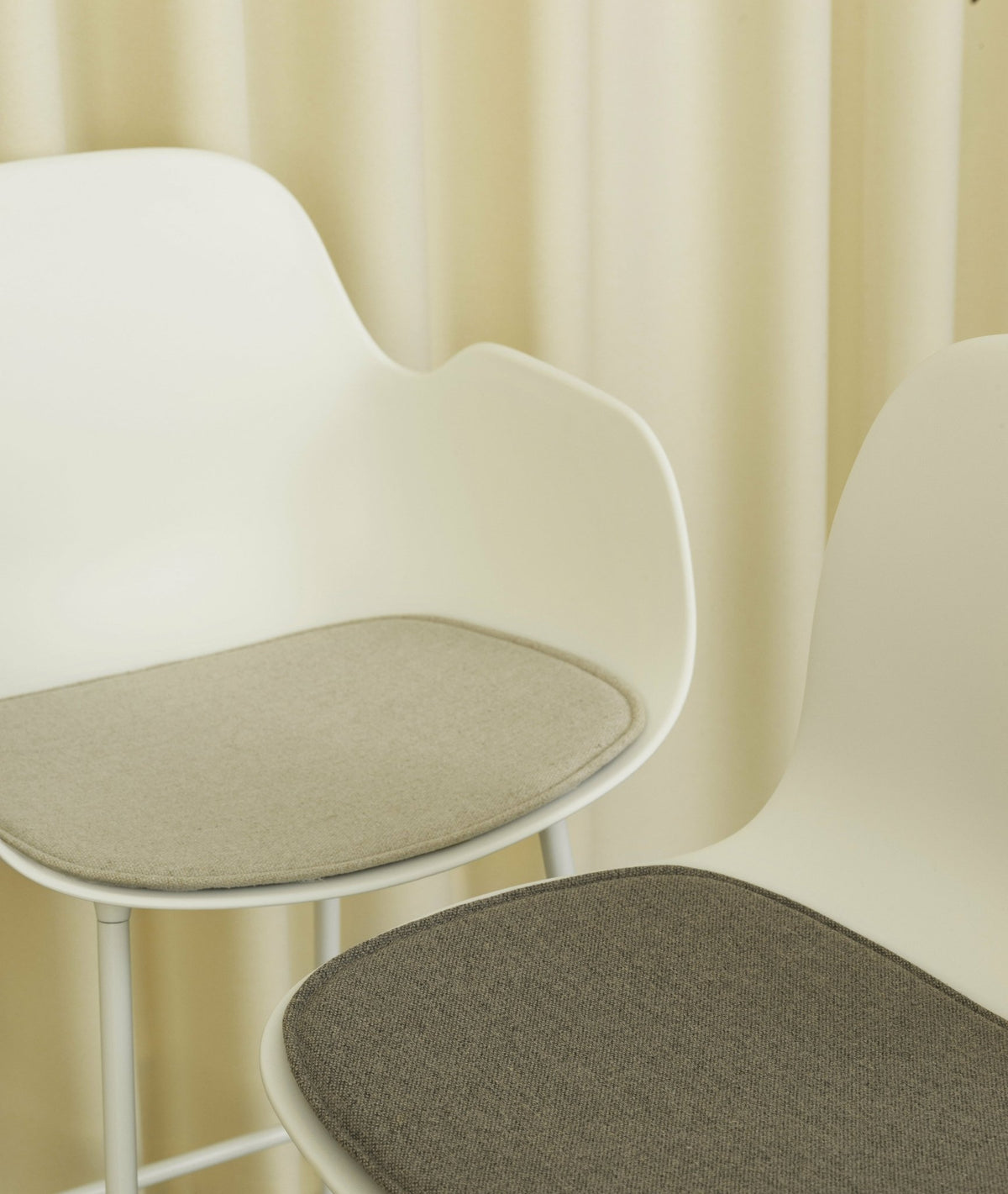 Coussin d'assise en tissu camira rouge mlf14 51 x 39 cm Form - Normann Copenhagen - The Cool Republic