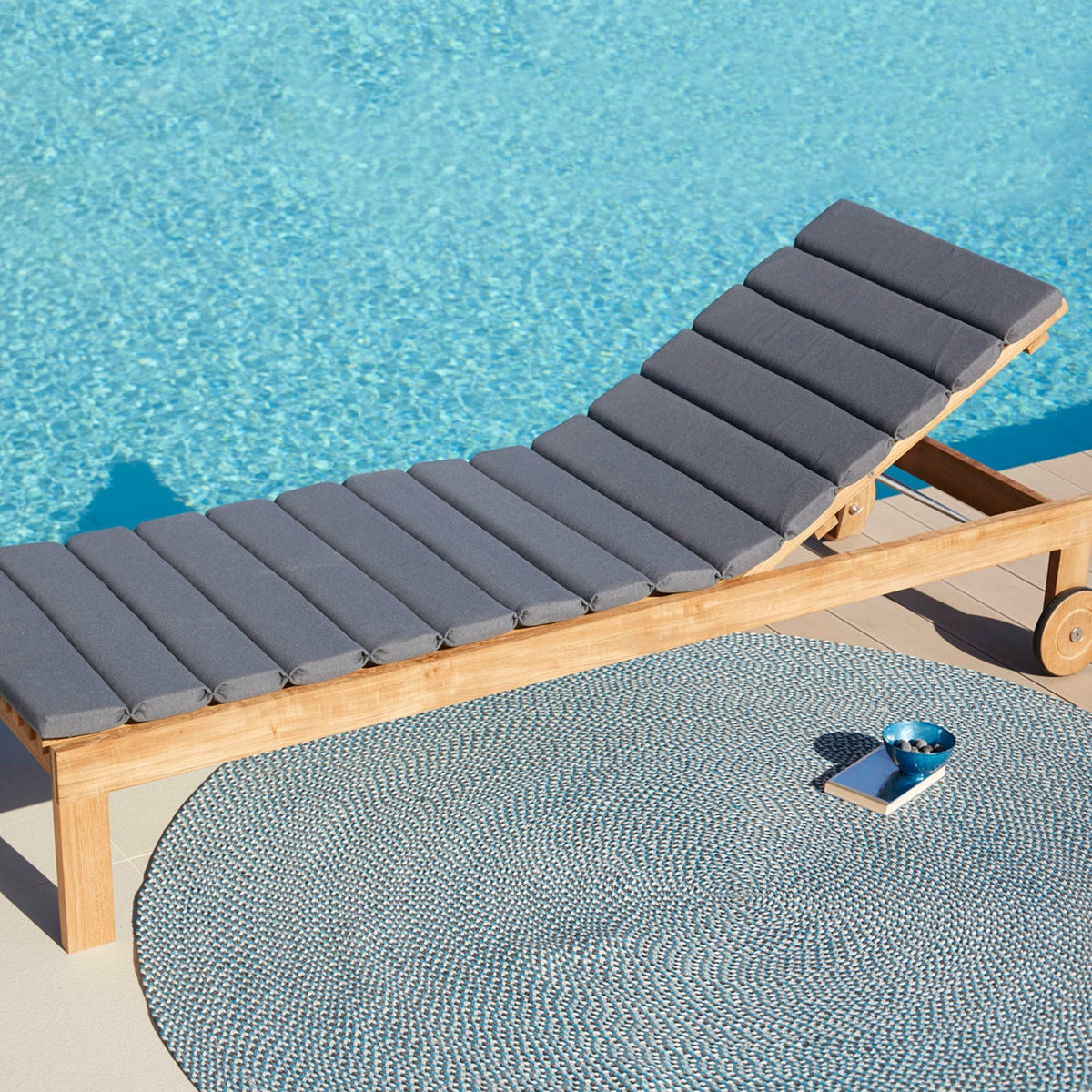 Coussin d'assise grise pour transat Amaze - Cane-Line - The Cool Republic