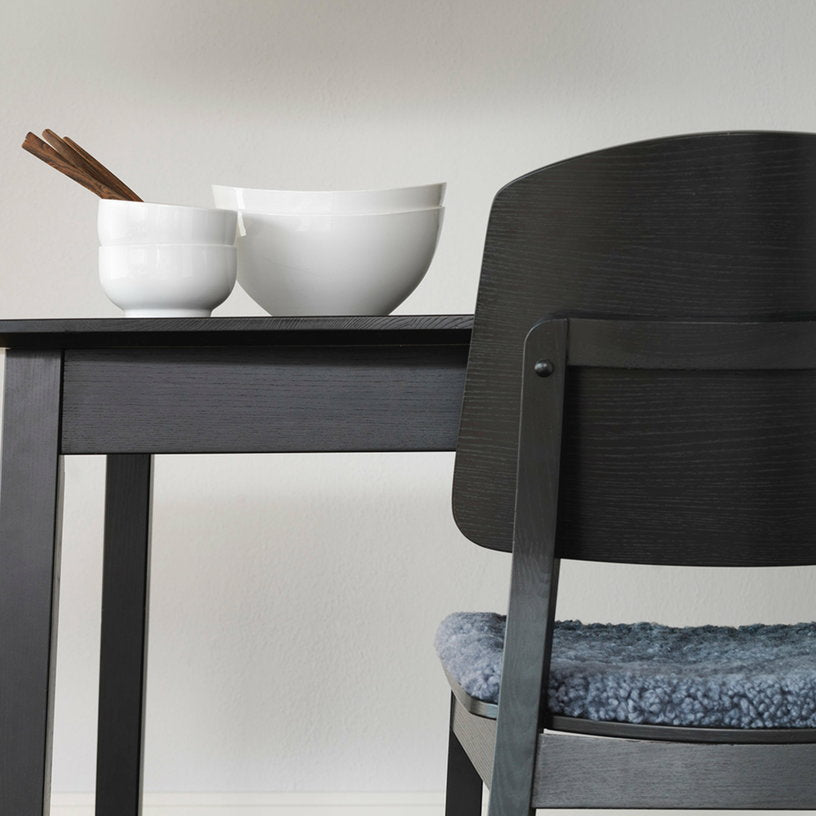 Coussin de chaise de bar en peau de mouton graphite Y5 - Hans K - The Cool Republic