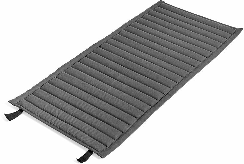 Coussin de fauteuil matelassé anthracite Palissade - HAY - The Cool Republic