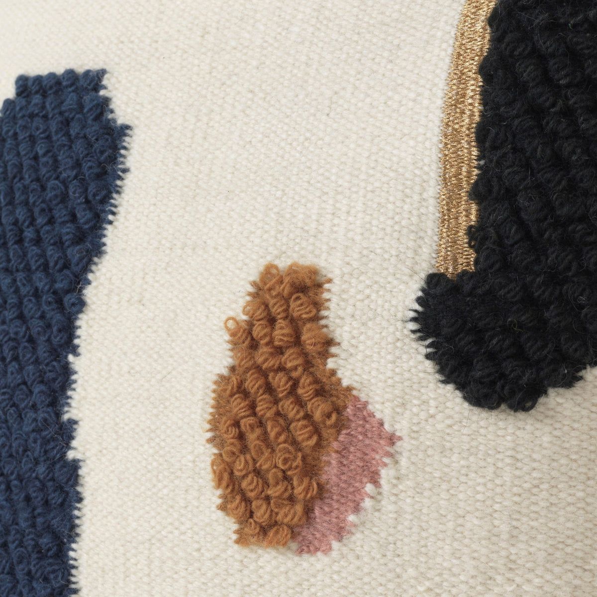 Coussin en laine beige et bleu Loop - Ferm Living - The Cool Republic