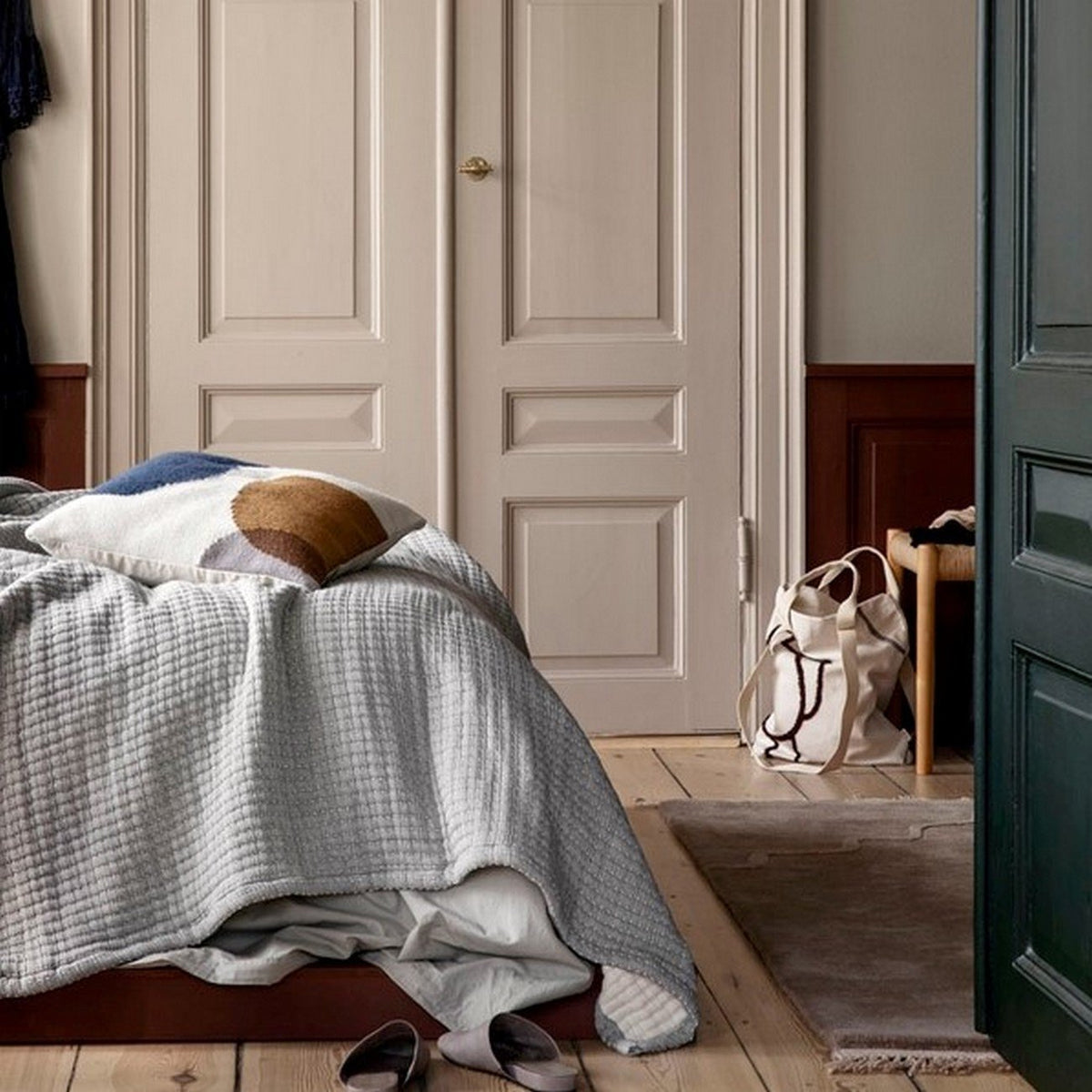 Coussin en laine bleu et orange Kelim - Ferm Living - The Cool Republic