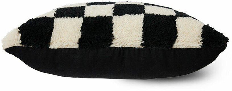 Coussin en laine damier noir et blanc 50 x 50 cm Statement - HKliving - The Cool Republic