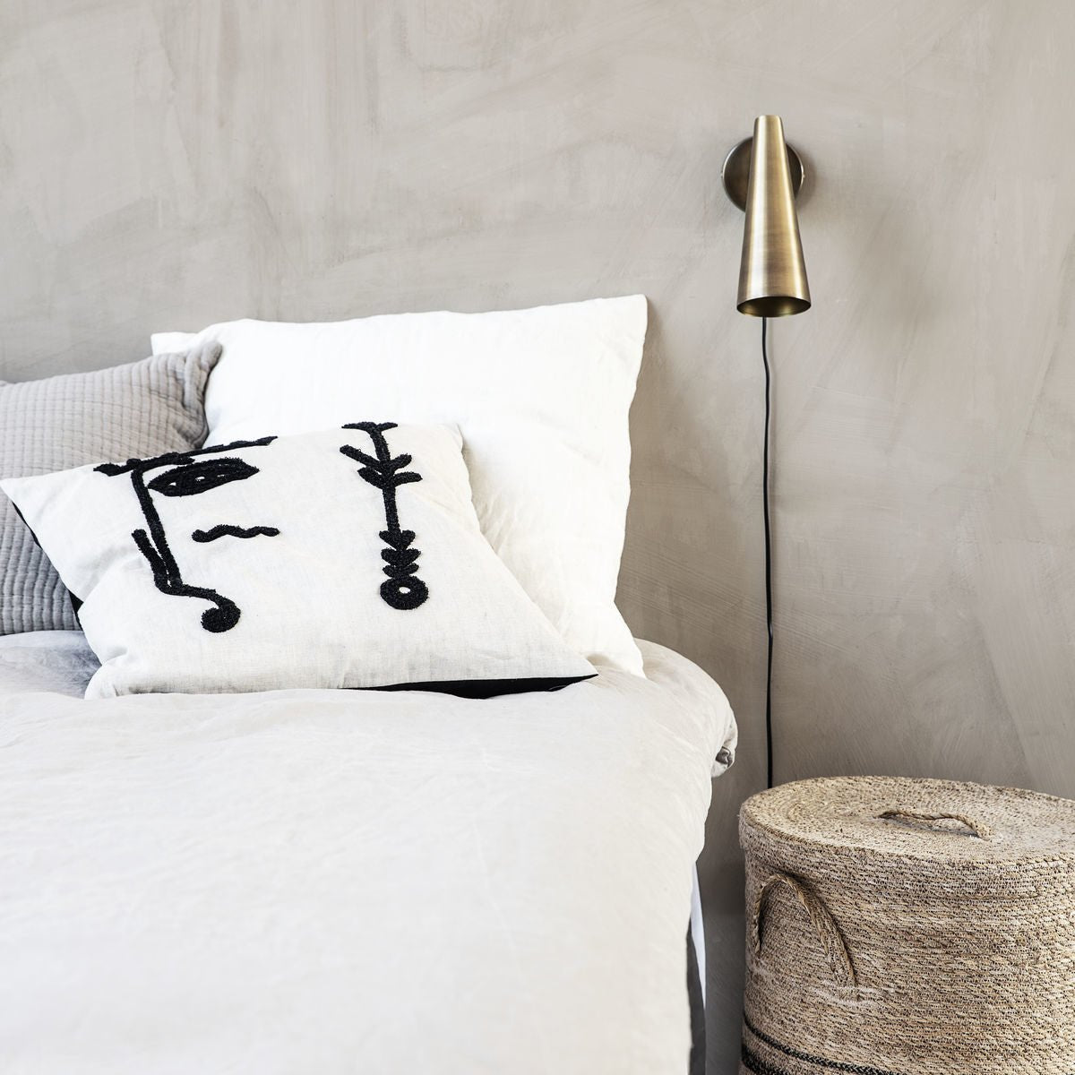 Coussin en lin beige avec garnissage Ingo - House Doctor - The Cool Republic