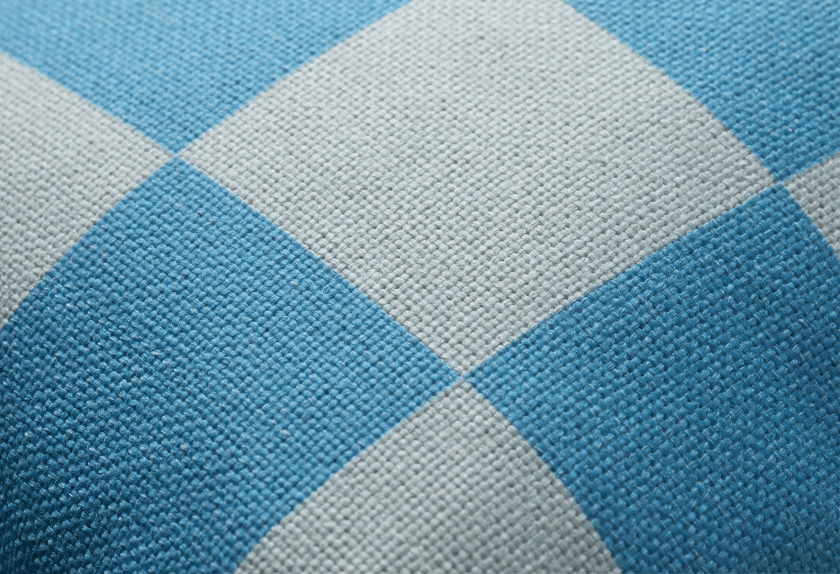 Coussin rectangulaire à carreaux en tissu bleu 30x45cm Striped - Fest Amsterdam - The Cool Republic