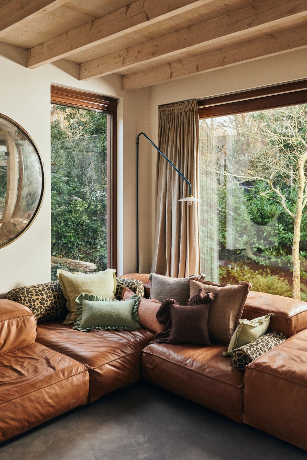 Coussin rectangulaire en lin rose magnolia 70x30cm - HKLiving - The Cool Republic