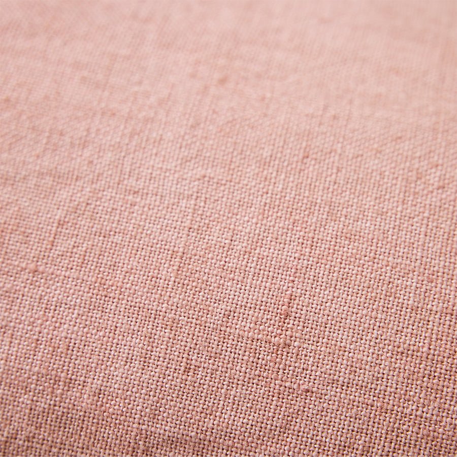 Coussin rectangulaire en lin rose magnolia 70x30cm - HKLiving - The Cool Republic