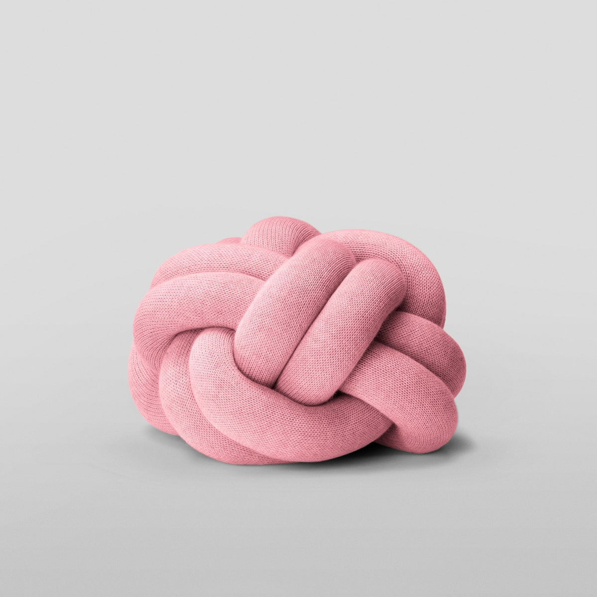 Coussin rose Knot 30cm - Design House Stockholm - The Cool Republic