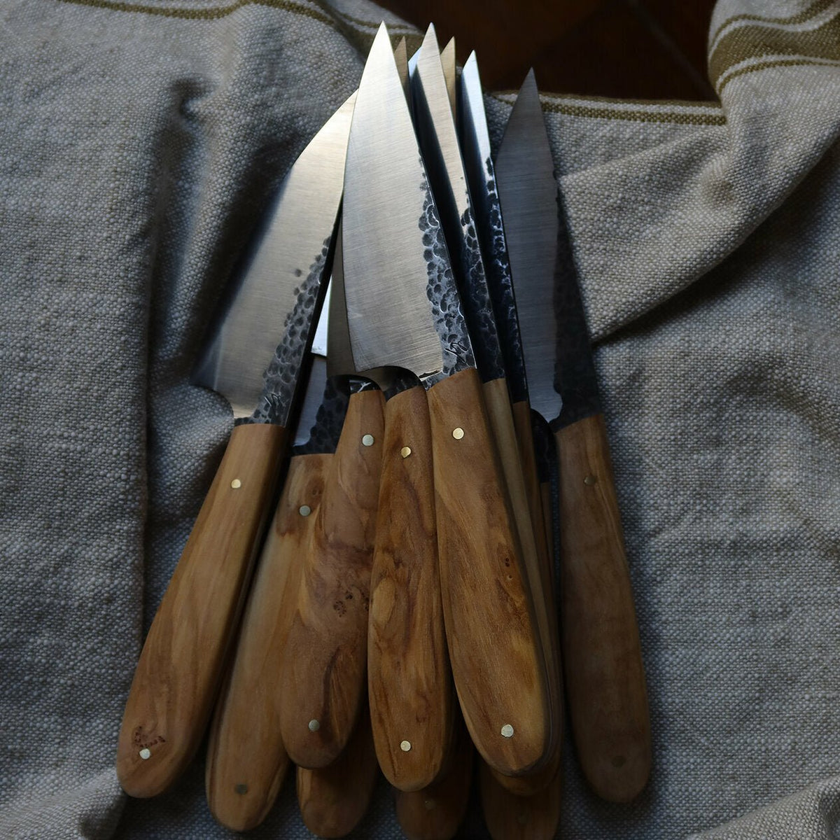 Couteau d'office en bois d'olivier et inox Z40 22 cm Jordi - Atelier Miguel - The Cool Republic