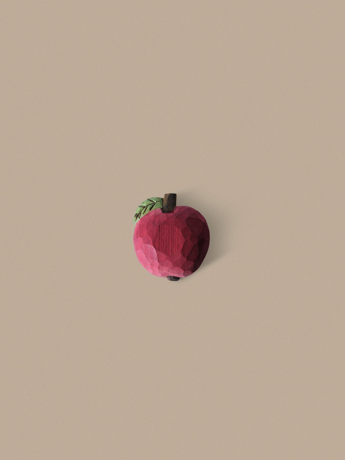 Crochet en bois rouge Apple - Ferm Living - The Cool Republic