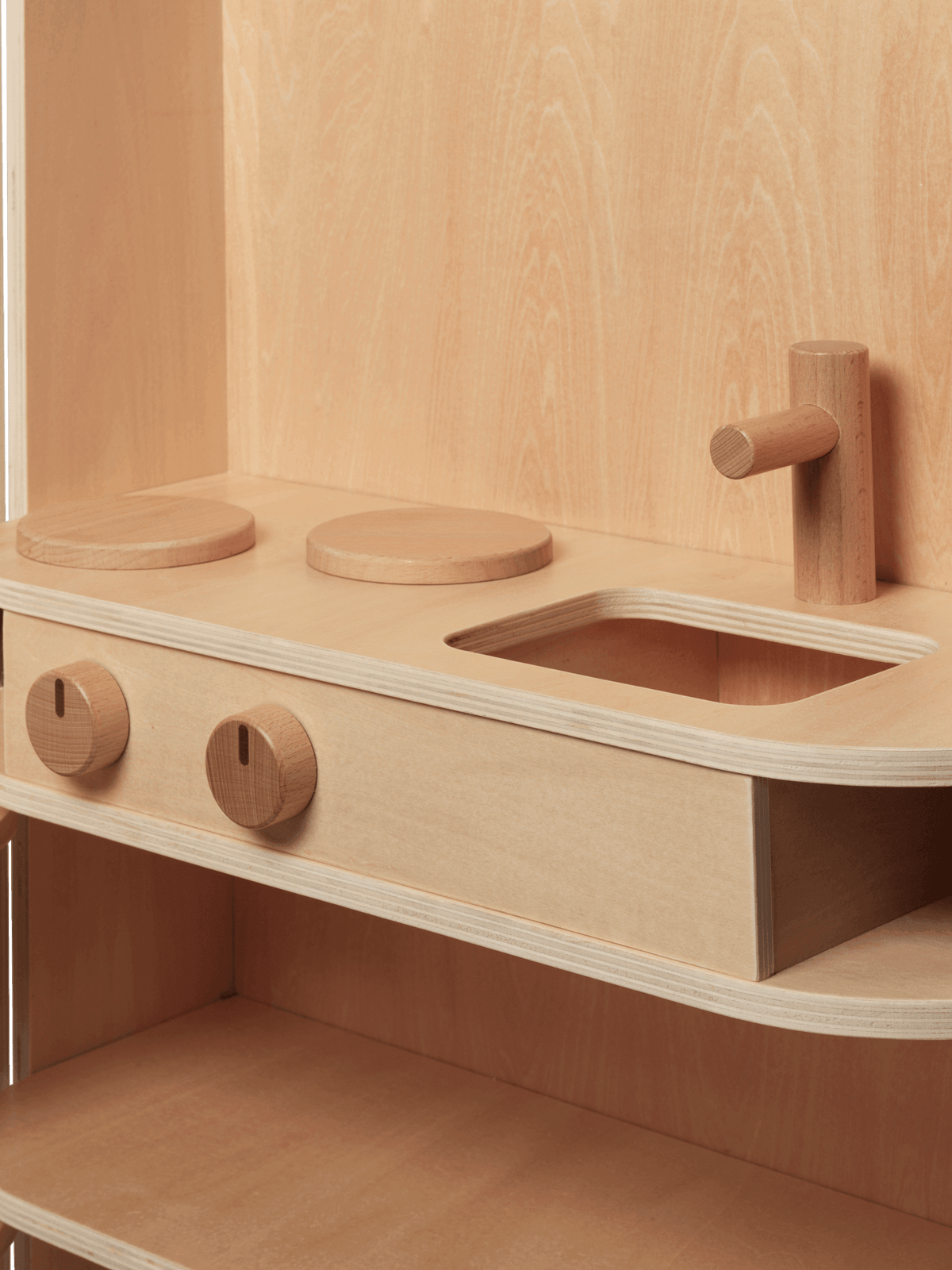 Cuisine jouet pliable en contreplaqué et en bois de hêtre naturel Toro - Ferm Living - The Cool Republic