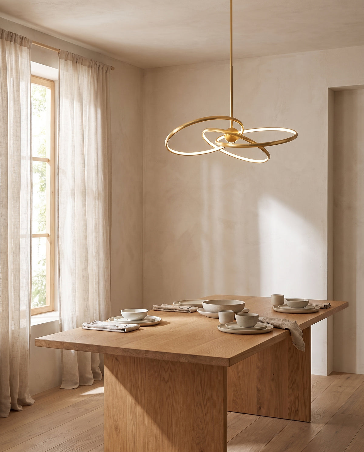 Suspension en laiton laiton ancien 107x23cm Alula - Corbett Lighting en situation