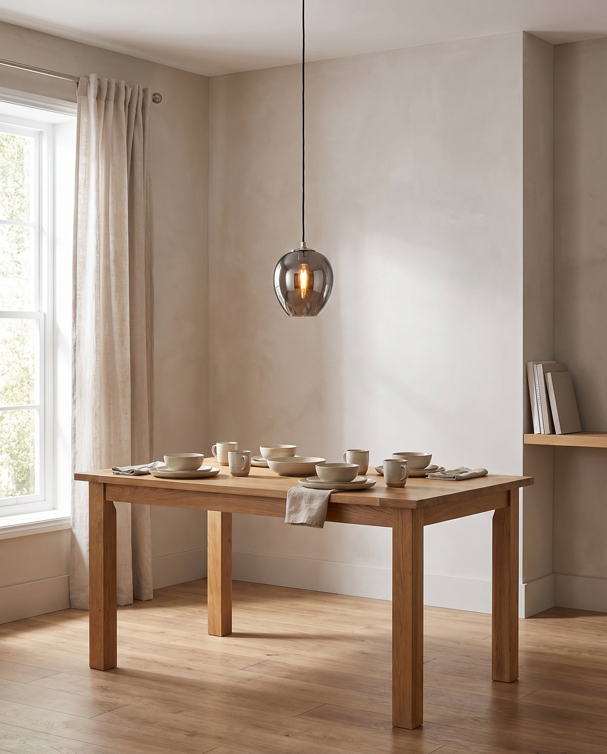 Suspension en fer noir texturé et nickel poli 23x32cm Odyssey - Troy Lighting en situation