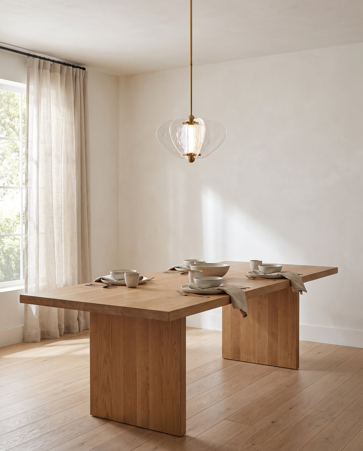 Suspension en laiton laiton ancien 51x36cm Freya - Corbett Lighting en situation