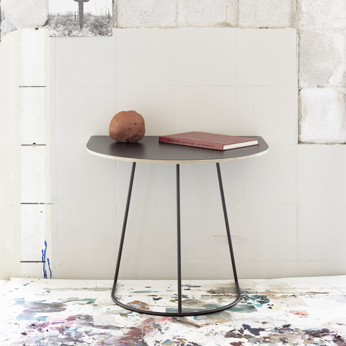 Demie table basse grise 88 cm Airy - Muuto - The Cool Republic