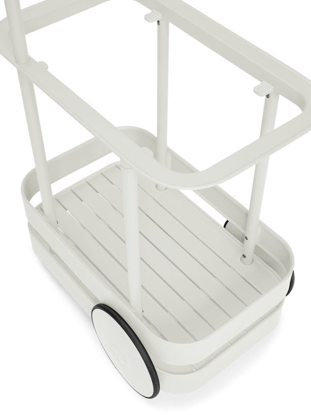 Desserte avec lampadaire en aluminium gris clair 78 x 55 cm Jolly Trolley - Fatboy - The Cool Republic