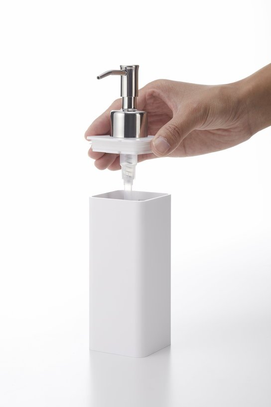 Distributeur de savon blanc slim Tower - Yamazaki - The Cool Republic