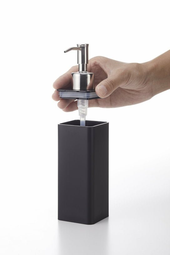 Distributeur de savon noir slim Tower - Yamazaki - The Cool Republic