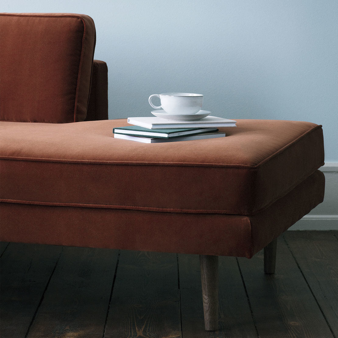 Divan en velours bleu Wind - Broste Copenhagen - The Cool Republic