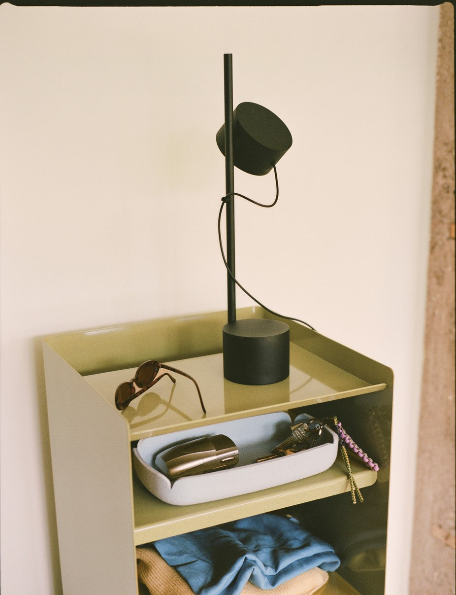 Lampe aus schwarzem Stahl 42, 5x9, 5cm Post - Muuto