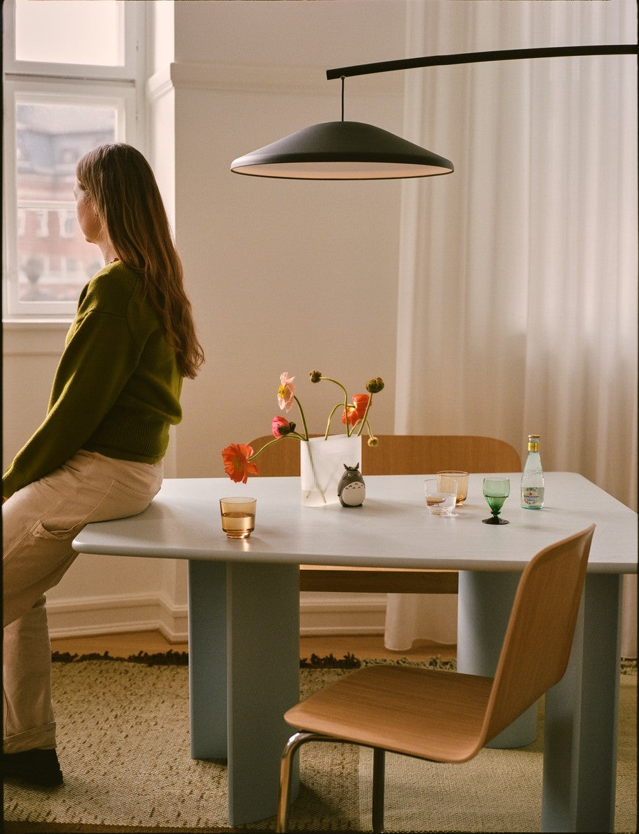 Mesa de comedor de madera azul claro 130 x 120 cm Re- norm - Muuto