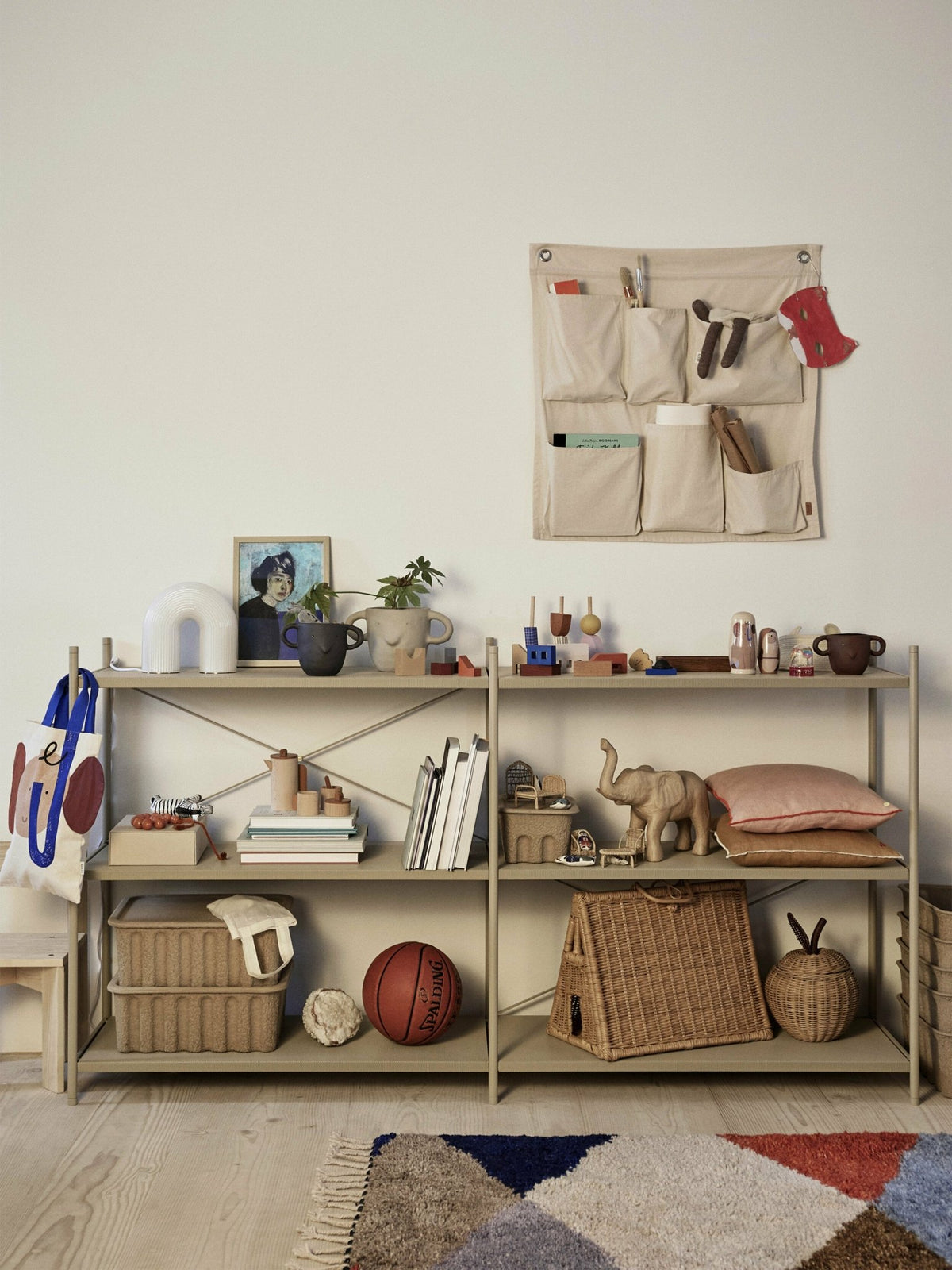 Elément pour étagère modulable croix en acier beige 93 x 40 cm Punctual - Ferm Living - The Cool Republic