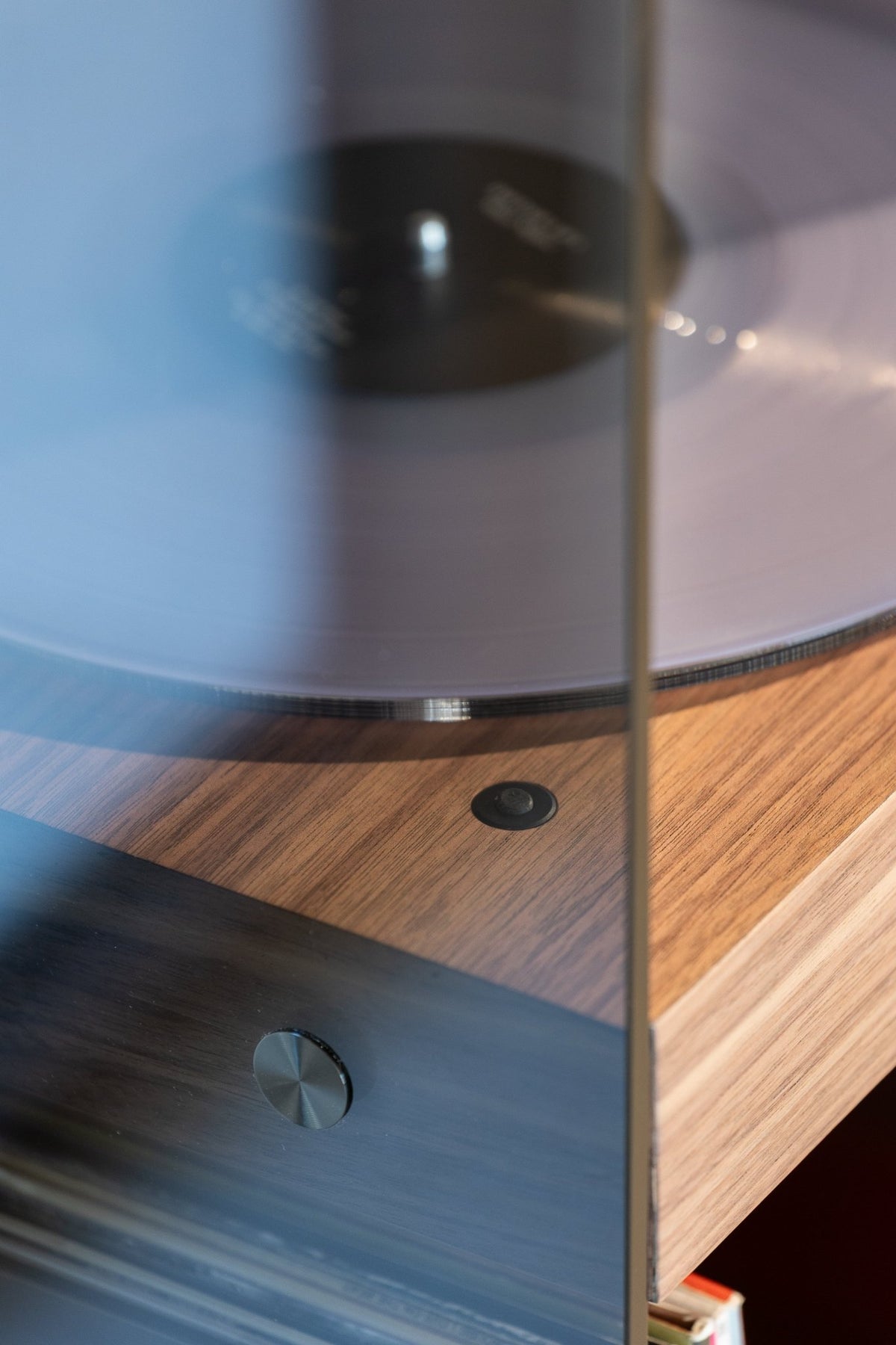 Enceinte hifi et platine vinyle en noyer 44x34x105cm Pr alta - La boite concept - The Cool Republic