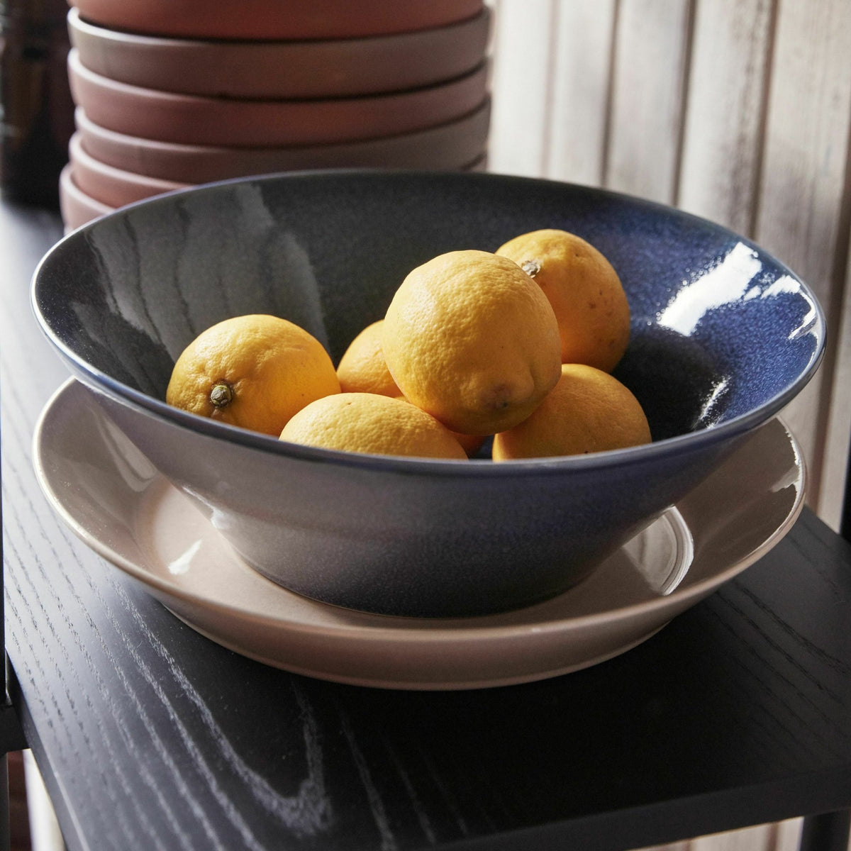 Etagère 4 étages en bois de frêne noir et métal - Hübsch - The Cool Republic