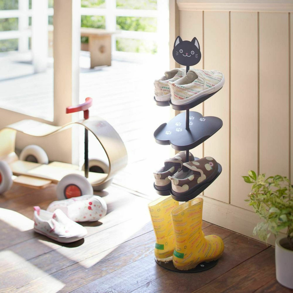 Etagère à chaussures pour enfants en acier noire - Yamazaki - The Cool Republic