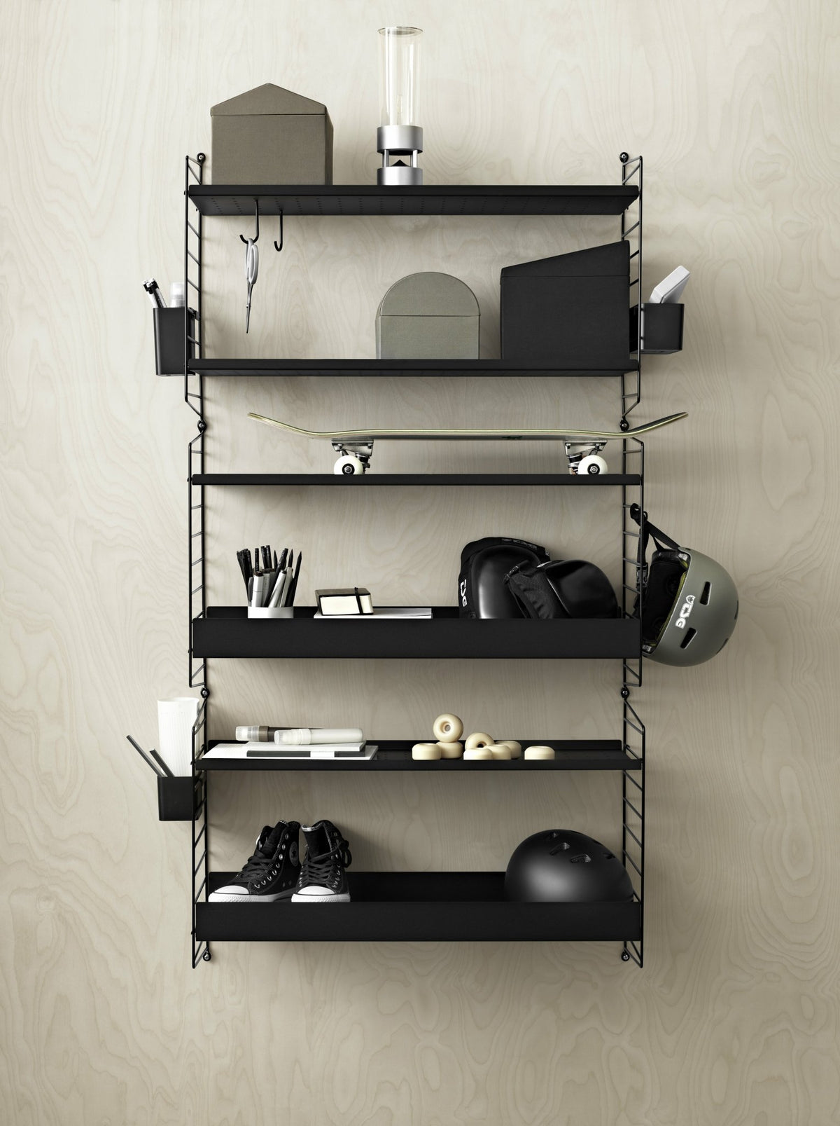Étagère basse en métal noir 78x30 cm - String furniture - The Cool Republic