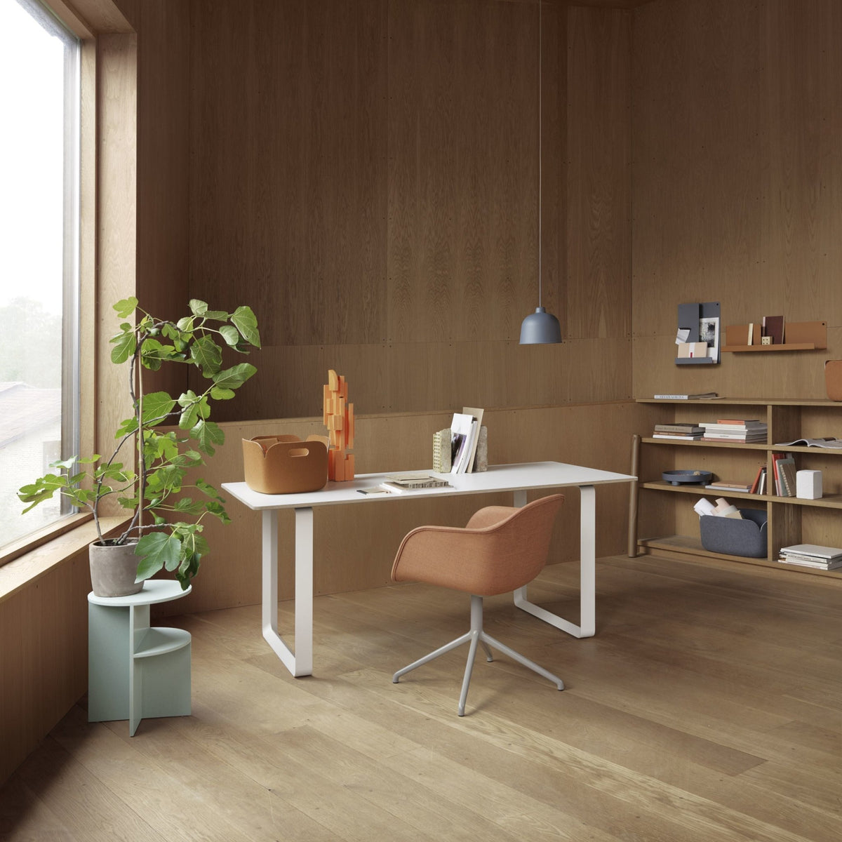 Étagère bleu gris en métal 63 cm Folded - Muuto - The Cool Republic