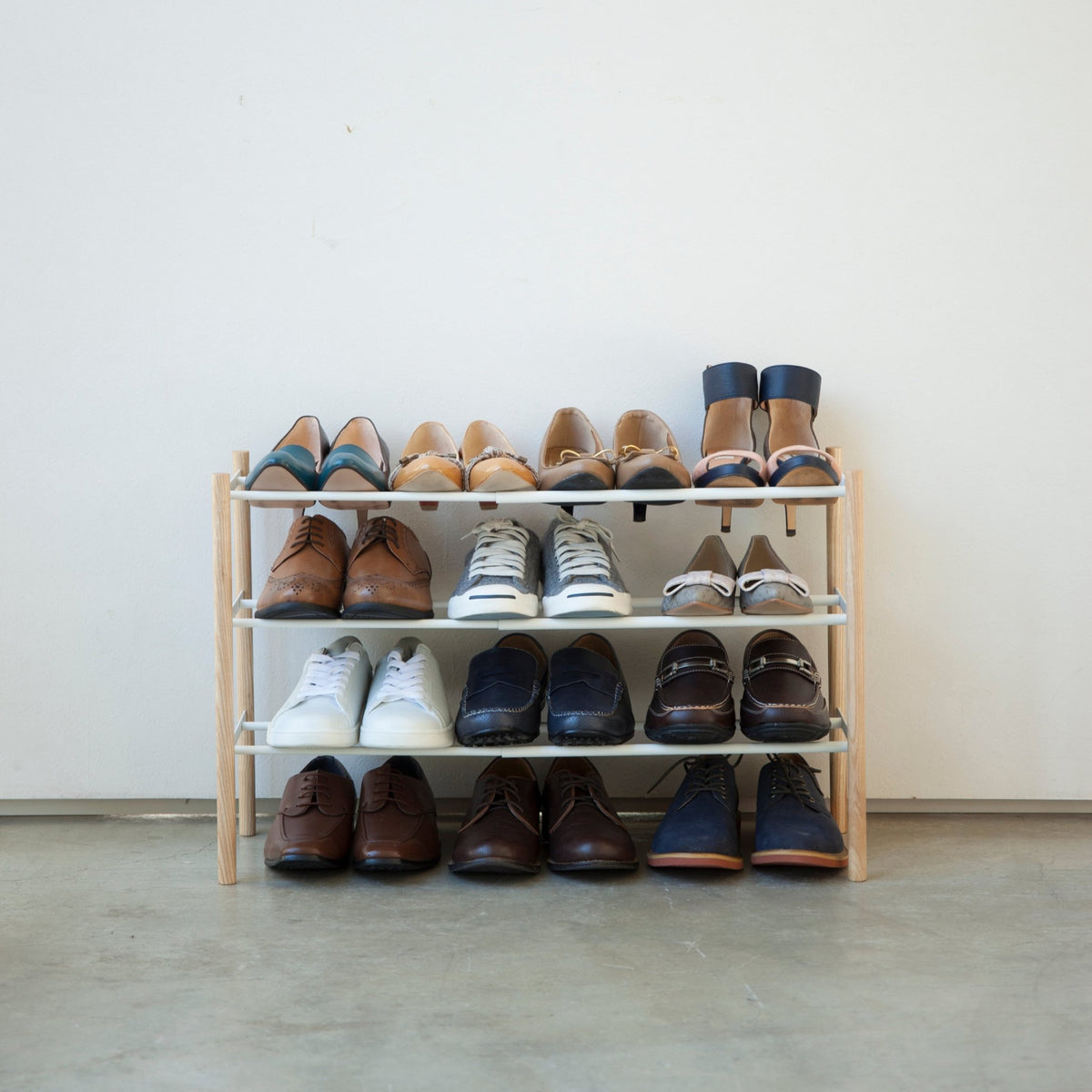 Étagère chaussures extensible 3 niveaux blanc - Yamazaki - The Cool Republic