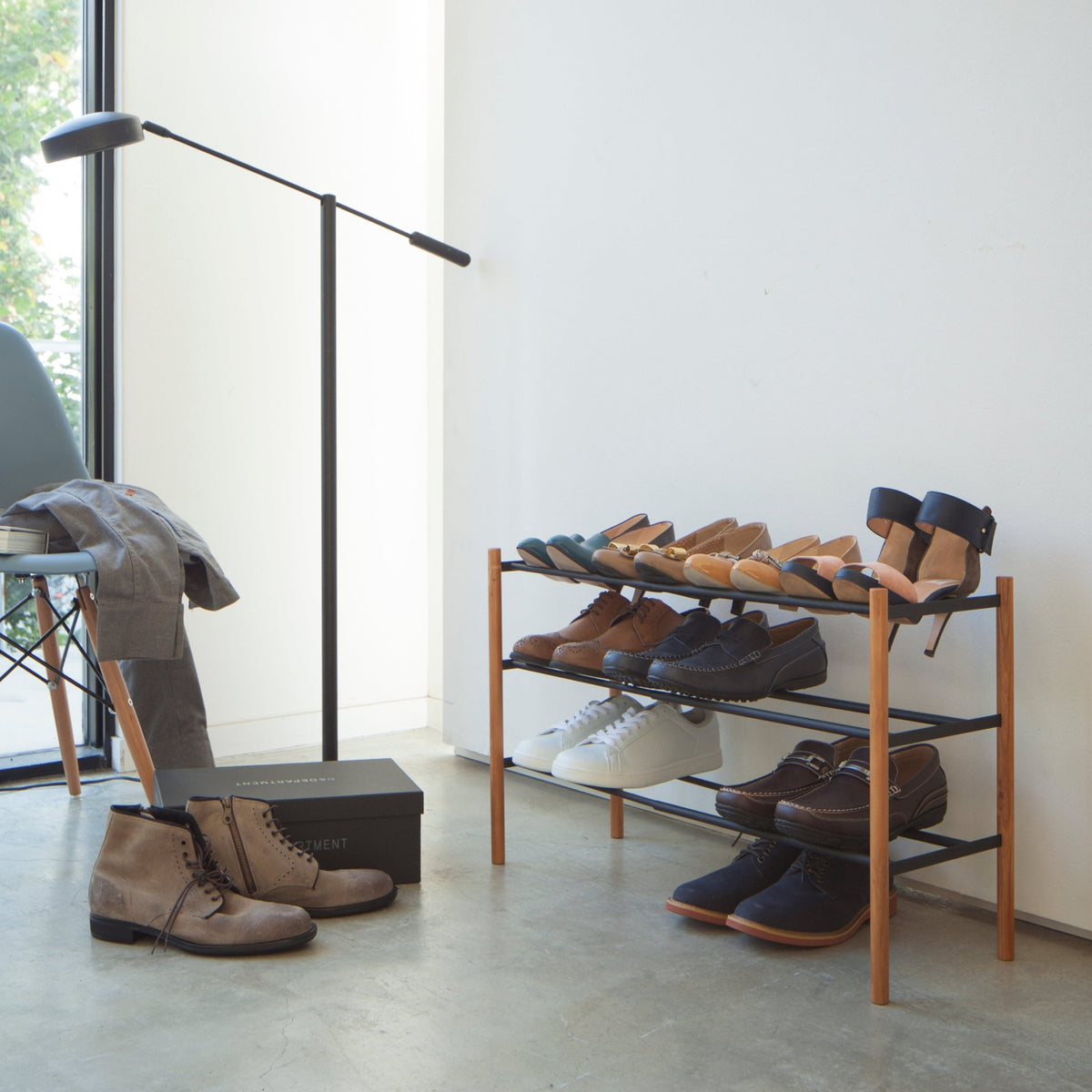 Étagère chaussures extensible 3 niveaux noir - Yamazaki - The Cool Republic