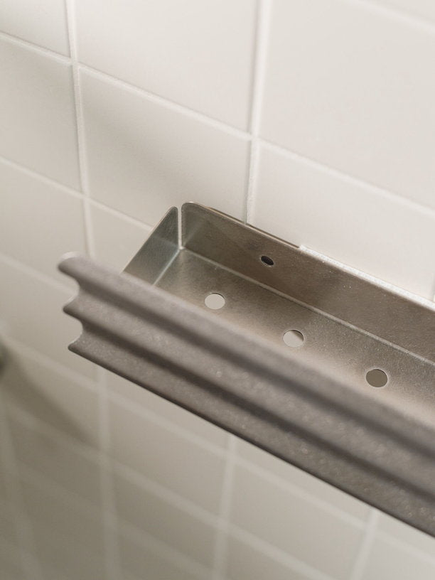 Étagère de douche en acier inoxydable 40x9,7x8,6cm Olbi - noo.ma - The Cool Republic