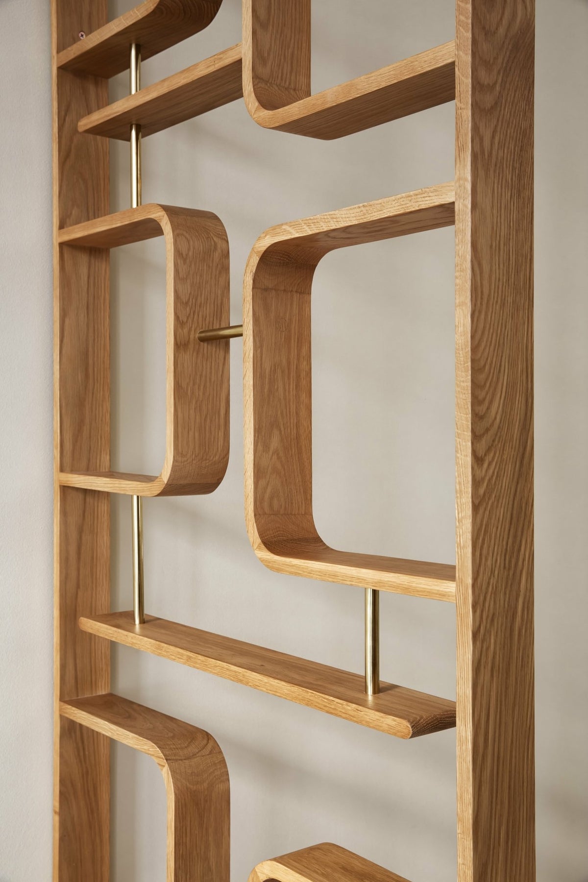 Etagère en bois Claustra - Red edition - The Cool Republic