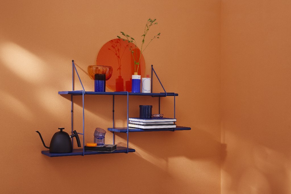 Étagère en hêtre et acier bleu denim Shrink - Studio Hausen - The Cool Republic