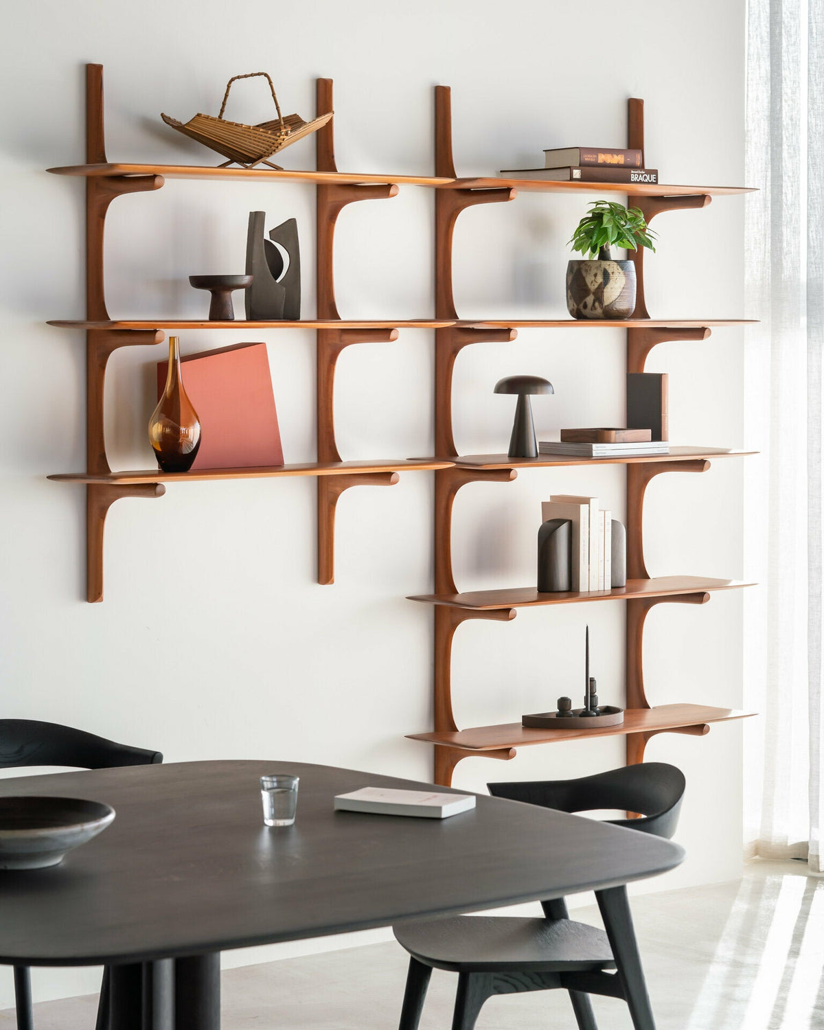 5-tier wall shelf in solid mahogany 100 x 35 x 196 cm PI - Ethnicraft Accessories - The Cool Republic