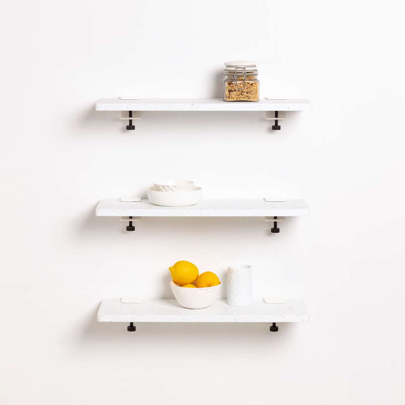 Étagère murale blanche en plastique recyclé 60 cm et deux accroches blanc crème Bracket - TIPTOE - The Cool Republic