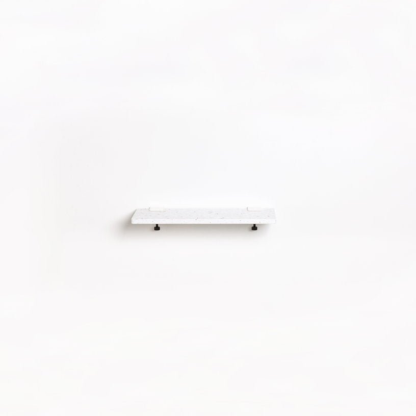 Étagère murale blanche en plastique recyclé 60 cm et deux accroches blanc crème Bracket - TIPTOE - The Cool Republic