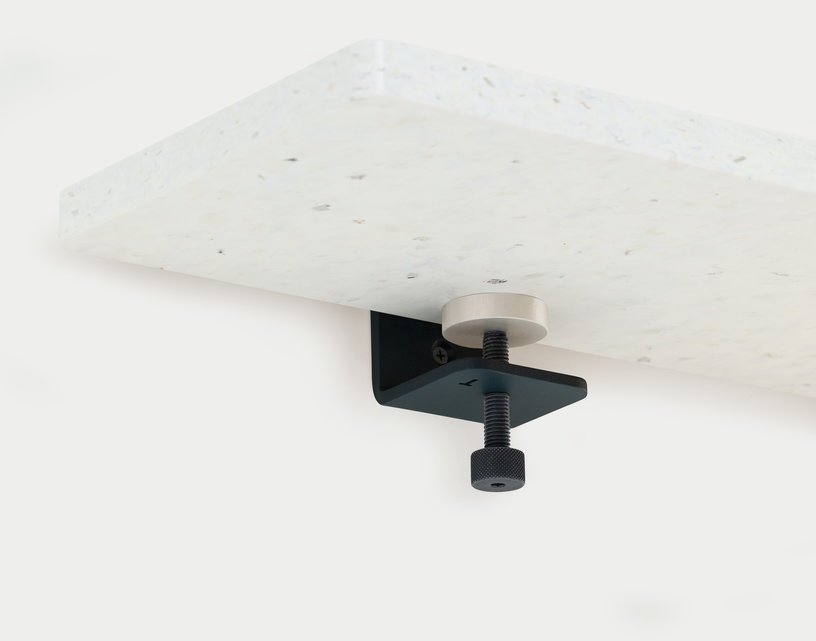 Étagère murale blanche en plastique recyclé 60 cm et deux accroches bleu nuit Bracket - TIPTOE - The Cool Republic