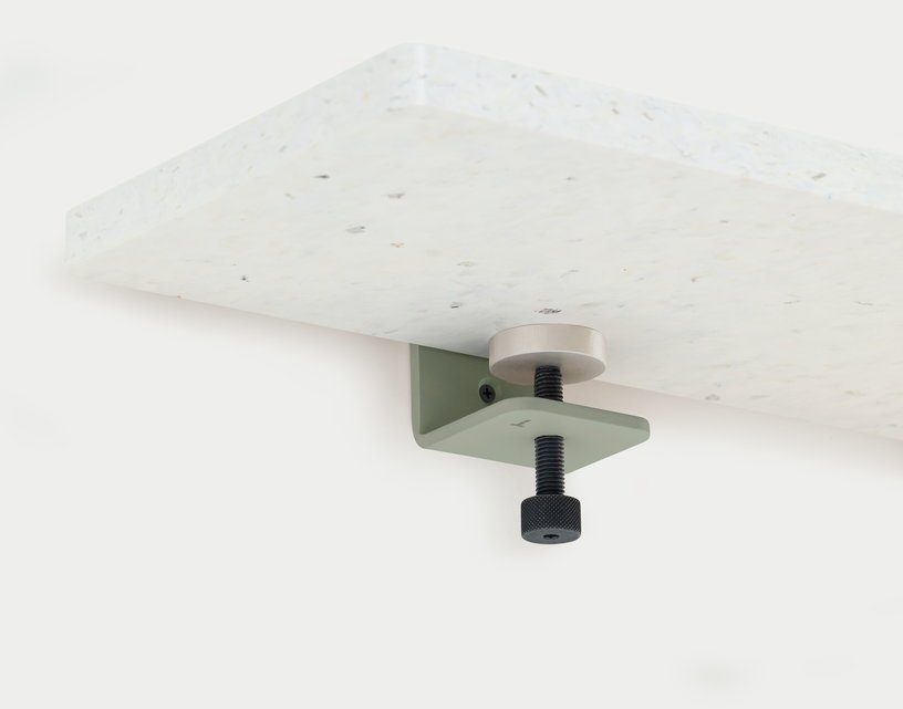 Étagère murale blanche en plastique recyclé 60 cm et deux accroches gris eucalyptus Bracket - TIPTOE - The Cool Republic