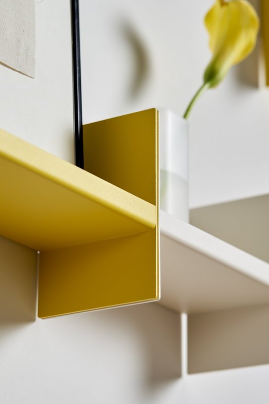Etagère murale en acier jaune de naples 45x10cm Pli slim - TIPTOE - The Cool Republic