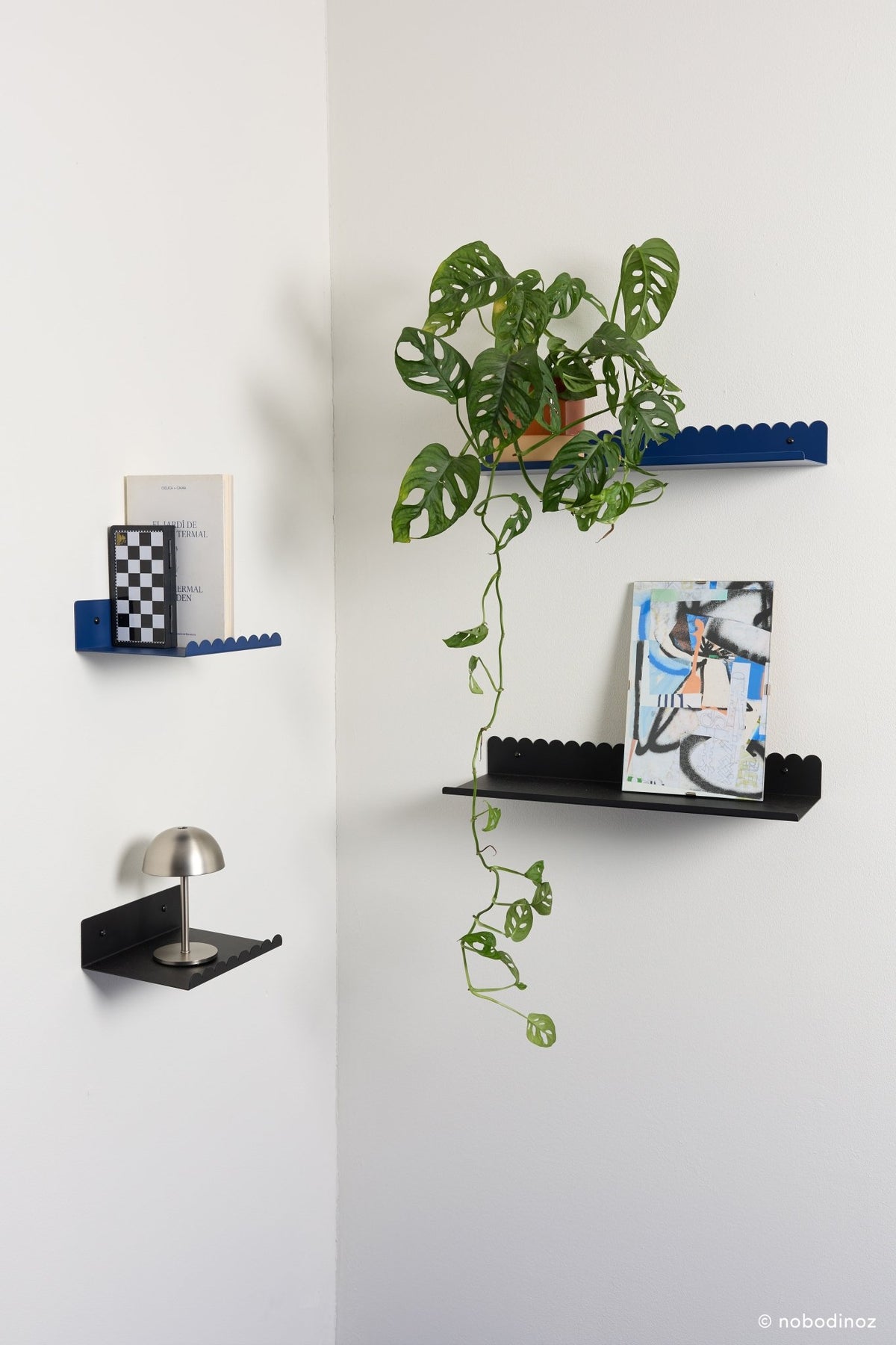 Etagère murale en acier laqué bleu mat 50x16x6cm - Nobodinoz - The Cool Republic