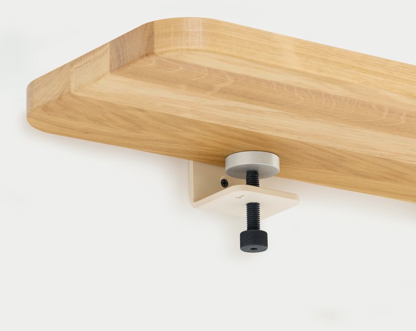 Etagère murale en chêne avec deux accroches blanc crème 120cm Bracket - TIPTOE - The Cool Republic