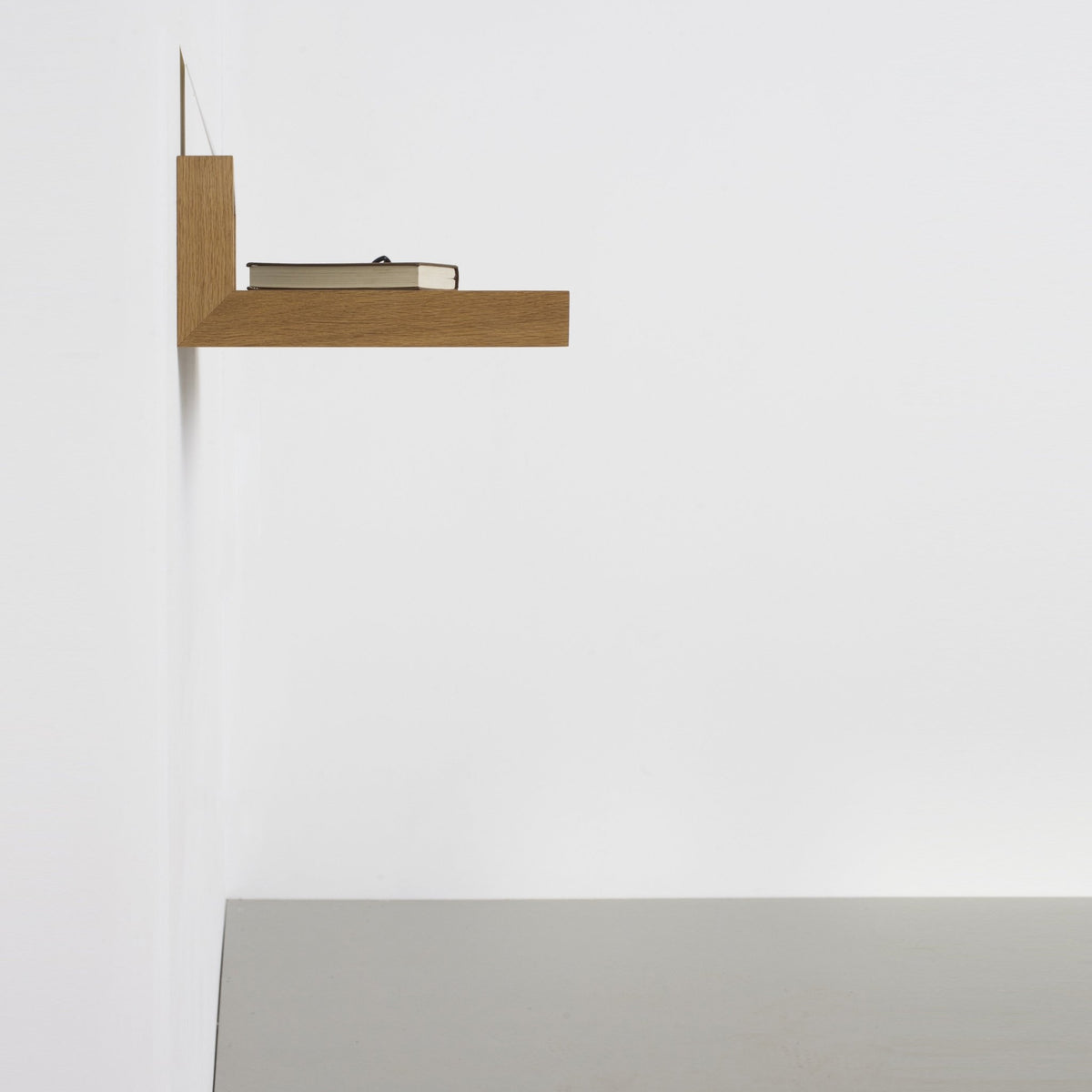 Etagère plateau anthracite Buck 1 - Das kleine b - The Cool Republic