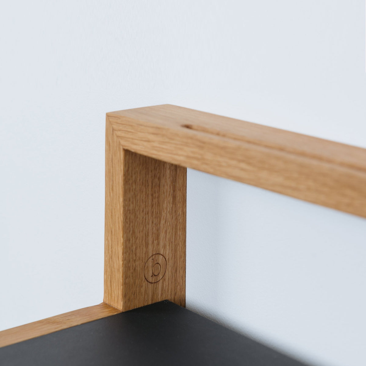 Etagère plateau anthracite Buck 2 - Das kleine b - The Cool Republic
