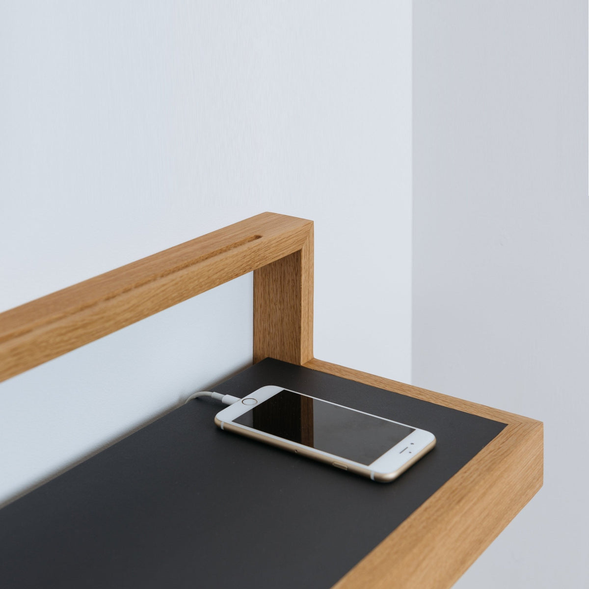 Etagère plateau anthracite Buck 2 - Das kleine b - The Cool Republic