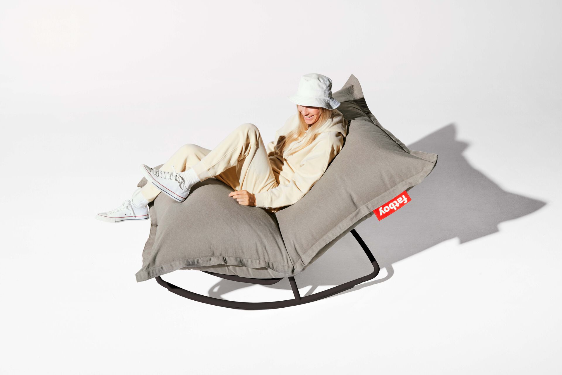 Fauteuil à bascule extérieur en métal noir avec coussin gris taupe Rock 'n Roll Combi - Fatboy